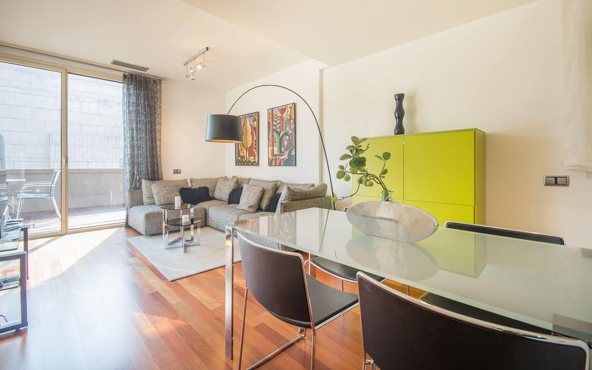 Rent Passeig De Gracia 4* Barcellona